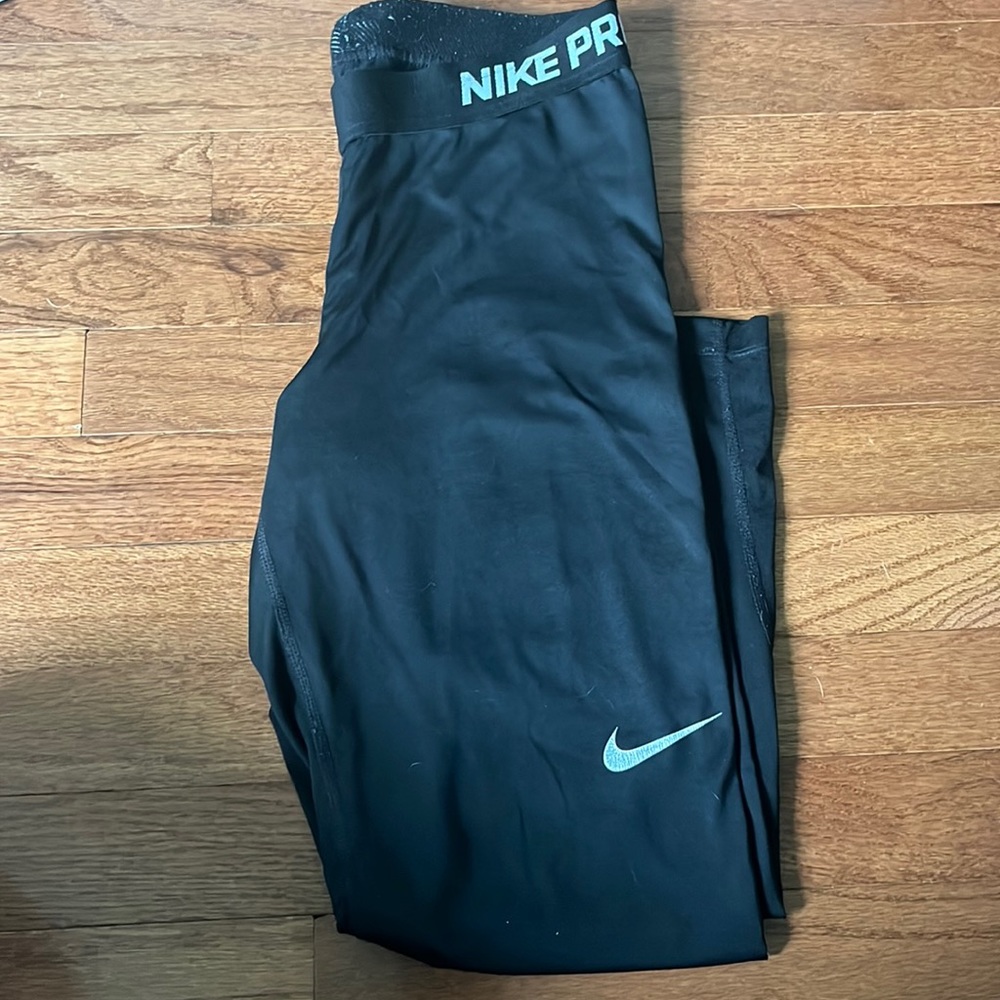 Medium Nike Pro Capris